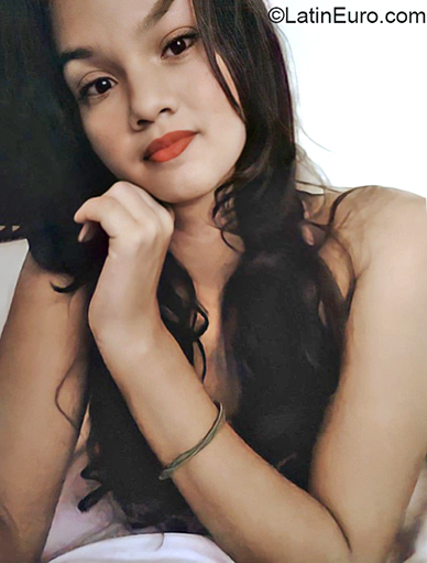 Date this charming Venezuela girl Maury from Cumana VE3903