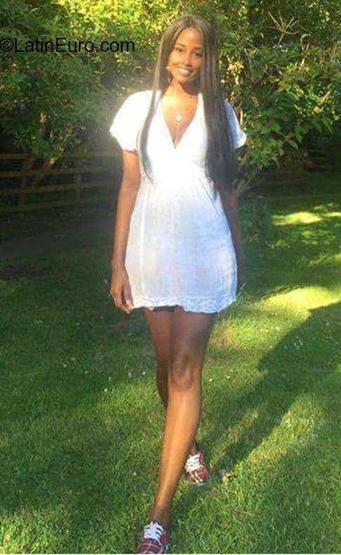 Date this pretty Colombia girl Treasure from Cali CO30026