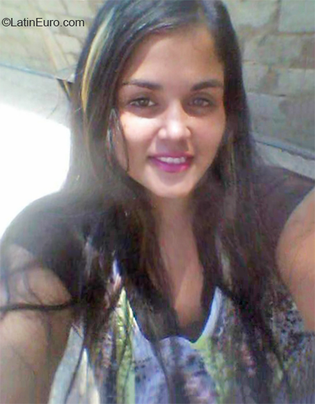 Date this georgeous Venezuela girl Criseli from Punto Fijo VE3909