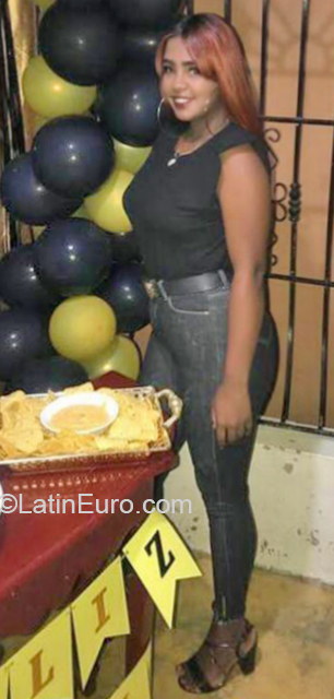 Date this charming Dominican Republic girl Yaineri from Santo Domingo DO39731