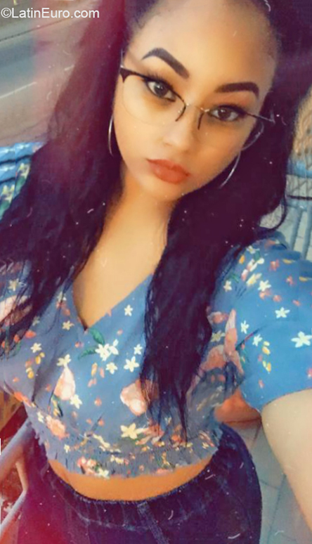 Date this attractive Italy girl Andy from Reggio Emilia IT346