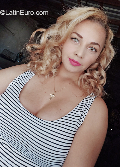 Date this attractive Mexico girl Cecy from San Luis Rio Colorado MX2366