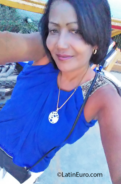 Date this happy Dominican Republic girl Sarah from Puerto Plata DO39753