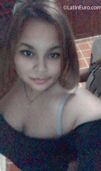 Date this charming Dominican Republic girl Anyara from Santiago DO39759