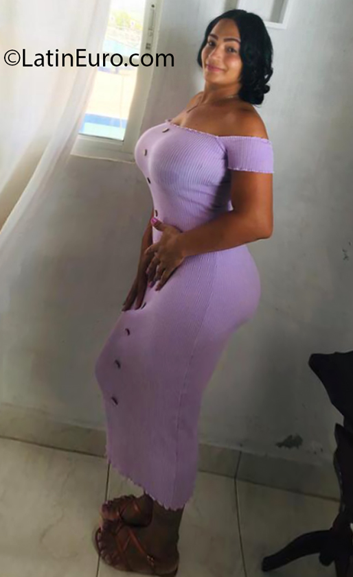 Date this beautiful Dominican Republic girl Yulissa from Puerto Plata DO39770