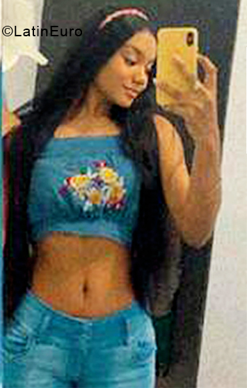 Date this stunning Colombia girl Melisa from Medellin CO30142