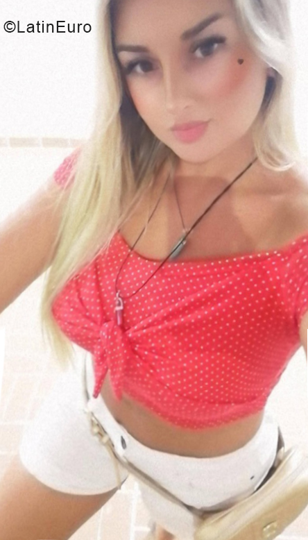 Date this foxy Colombia girl Luisa from Colombia CO30145