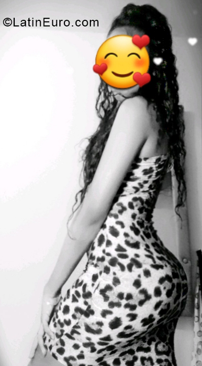 Date this stunning Colombia girl Dariana from Cali CO30195