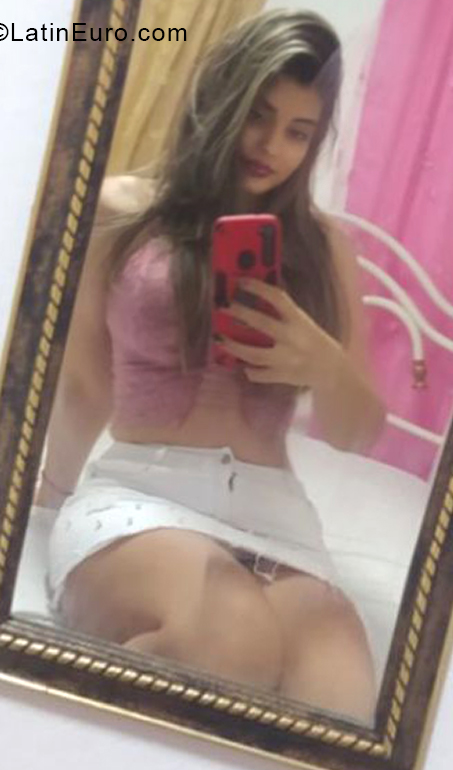 Date this sensual Cuba girl Daniela gonzale from Habana CU778
