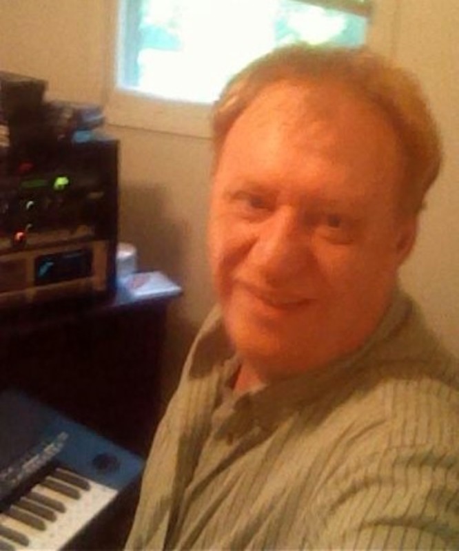 Date this athletic United States man Studio from Johnson City US21287