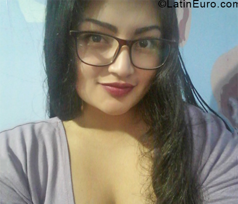 Date this tall Ecuador girl Liza from Quito EC804