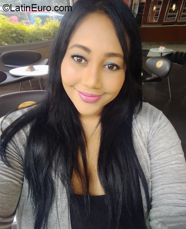 Date this sultry Colombia girl Lorelay from Bogota CO30251