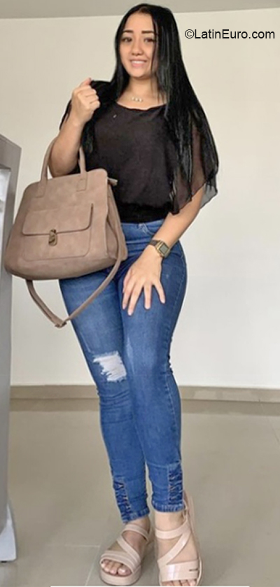 Date this hot Colombia girl Stef from Cali CO30257