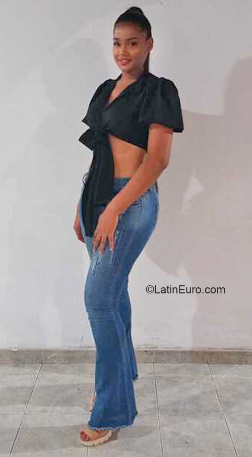 Date this beautiful Colombia girl Elizabeth from Cali CO30264