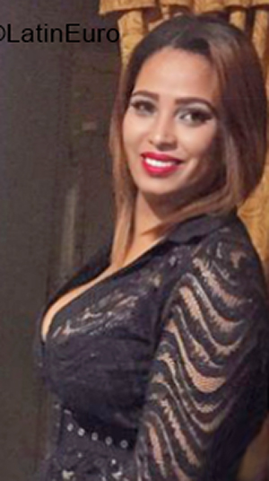 Date this voluptuous Dominican Republic girl Leidy laura from Santo Domingo DO39866