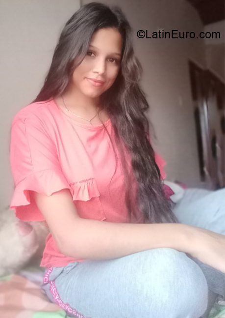 Date this cute Colombia girl Dallana pereira from Santa Marta CO30398
