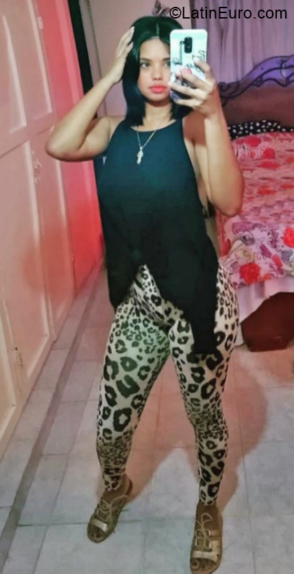 Date this tall Dominican Republic girl Yerlin from Santo Domingo DO40755