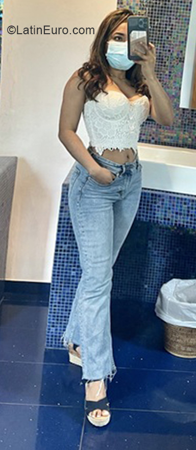 Date this gorgeous Spain girl SEBE from  ES710