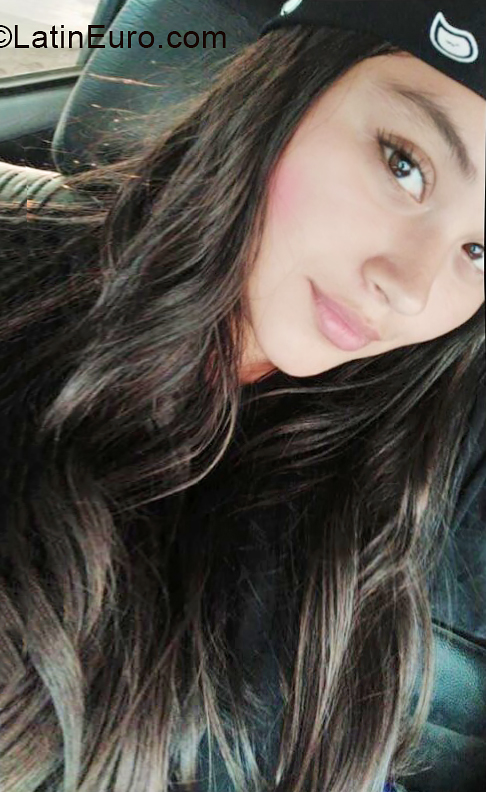 Date this gorgeous Peru girl Karen from Lima PE1897