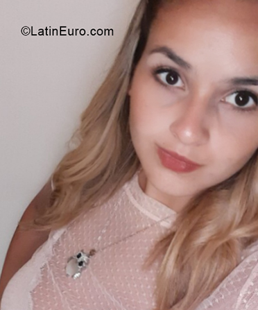 Date this gorgeous Argentina girl Nancy from Buenos Aires AR851
