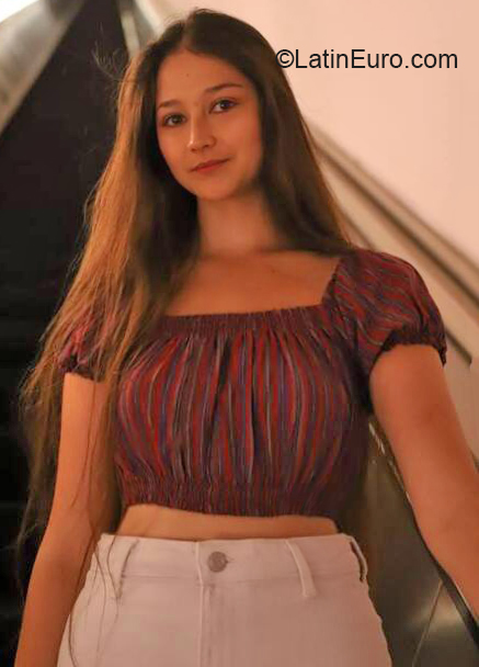 Date this exotic Ecuador girl Emilia from Quito EC828