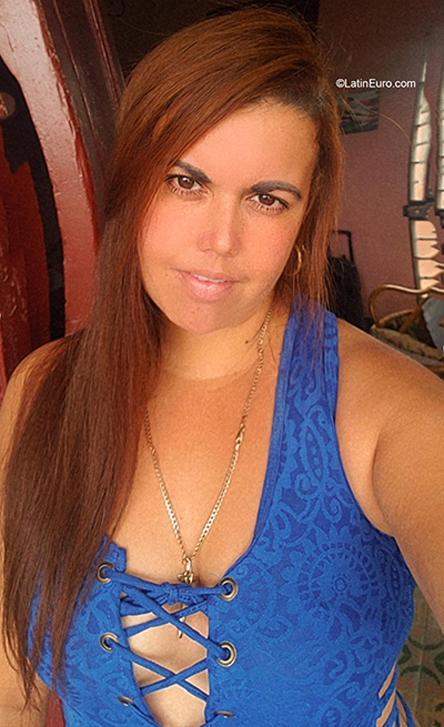 Date this sensual Cuba girl Nayara from Havana CU793