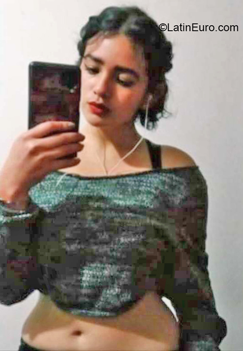 Date this voluptuous Colombia girl Samanta from Bogota CO30570