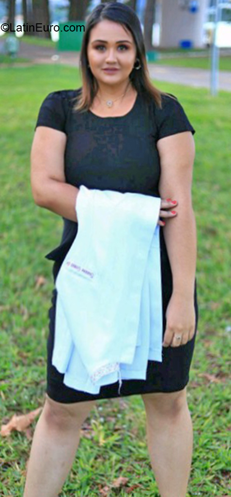Date this happy Brazil girl Suzane from Brasilia BR11420