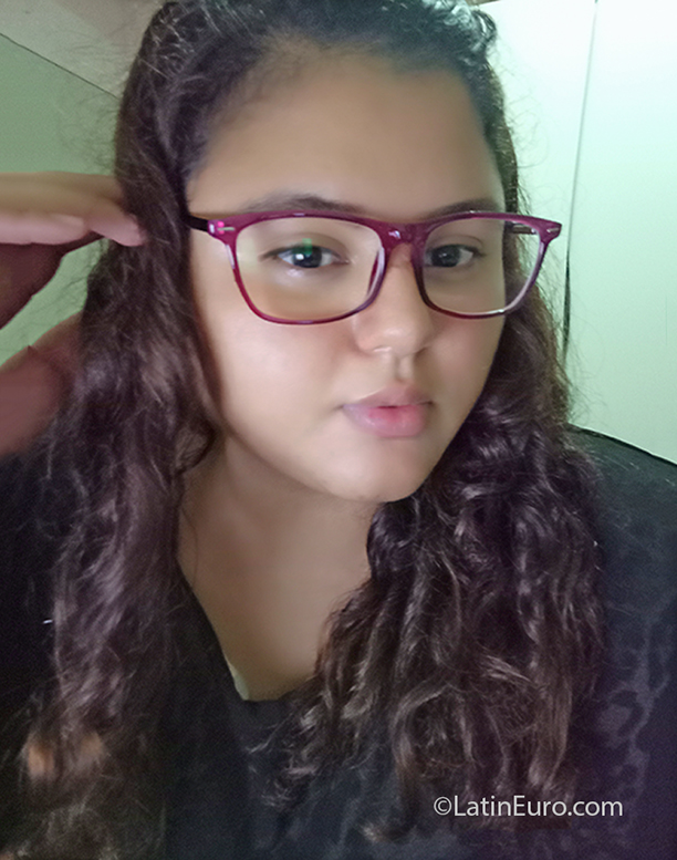 Date this exotic Spain girl Sara from Seville ES641