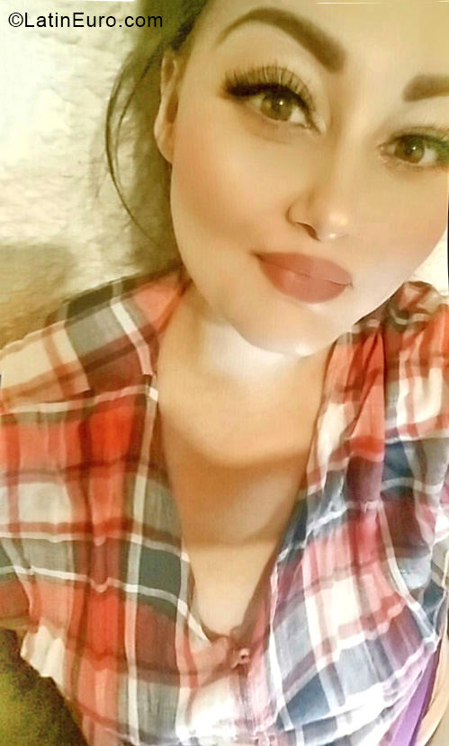 Date this happy Mexico girl Bela from Guadalajara MX2455