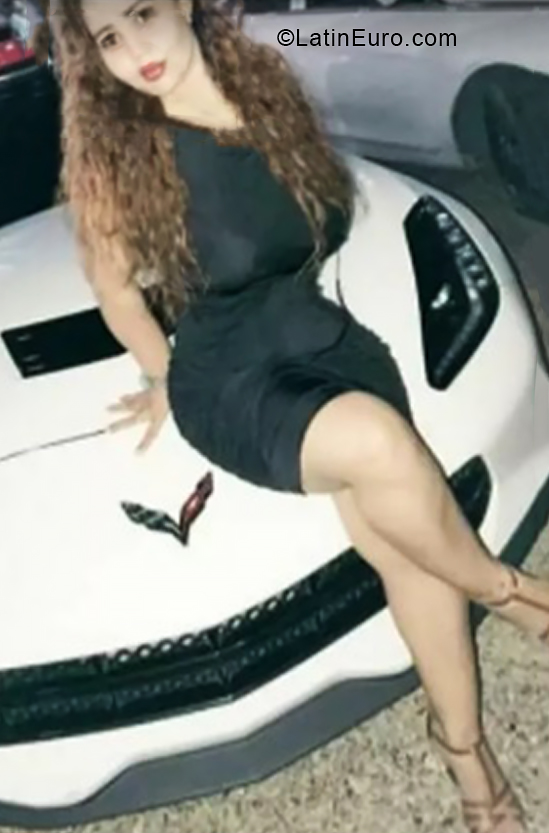 Date this tall Dominican Republic girl Francia from Santiago DO40048
