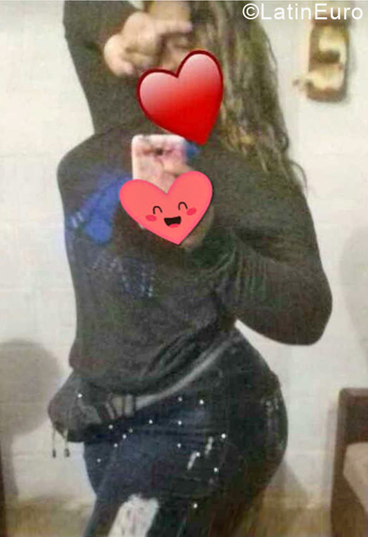 Date this hot Venezuela girl Genesis from El Tigre VE4006