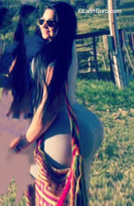 Date this hard body Colombia girl Andrea from Neiva CO30632
