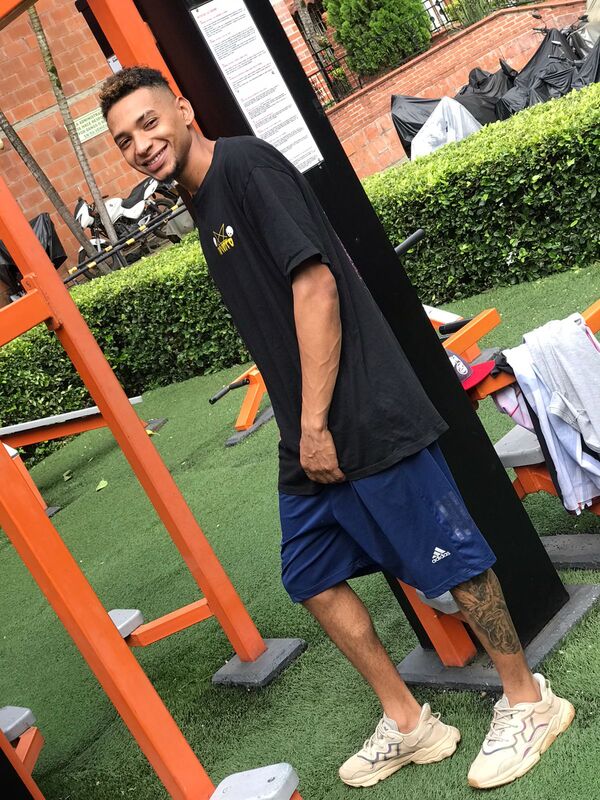 Date this foxy Colombia man Carlos andres m from Medellin CO30651