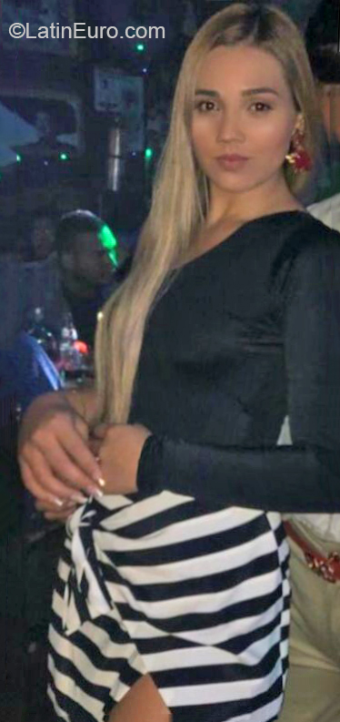 Date this funny Colombia girl Laura from Medellín CO30655