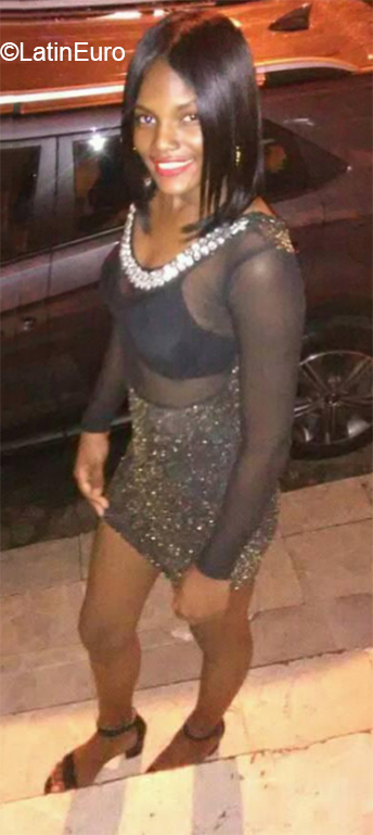 Date this stunning Dominican Republic girl Yia from Santo Domingo DO40223