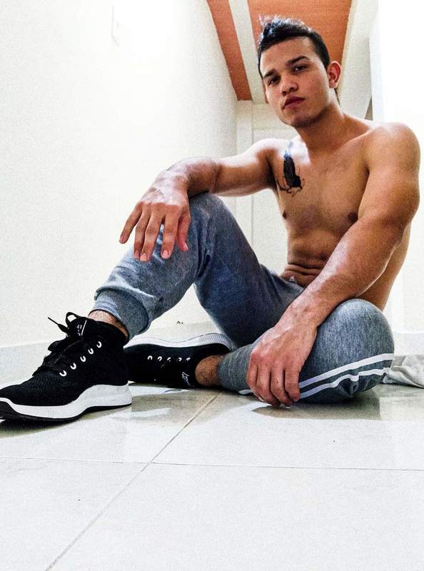 Date this tall Colombia man Josmer from Socorro CO30692