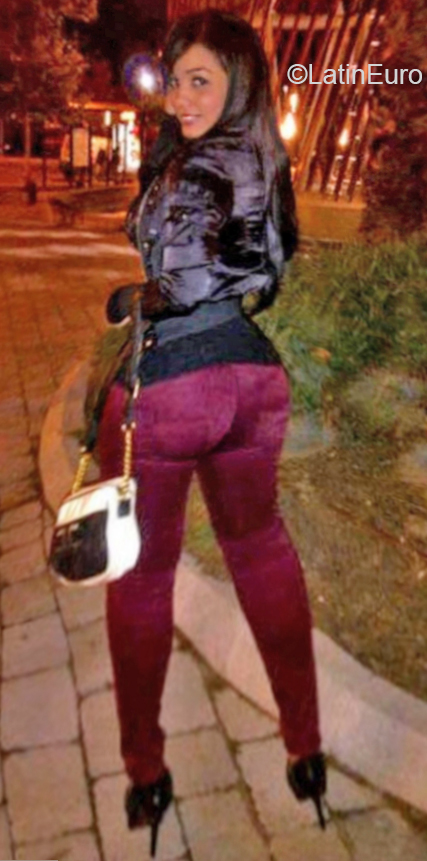 Date this good-looking Dominican Republic girl Carmen from Santo Domingo DO40119