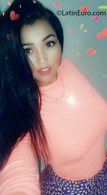 Date this sultry Colombia girl Graciela from Cali CO30717