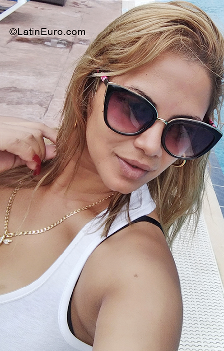 Date this funny Cuba girl Lia from  CU787