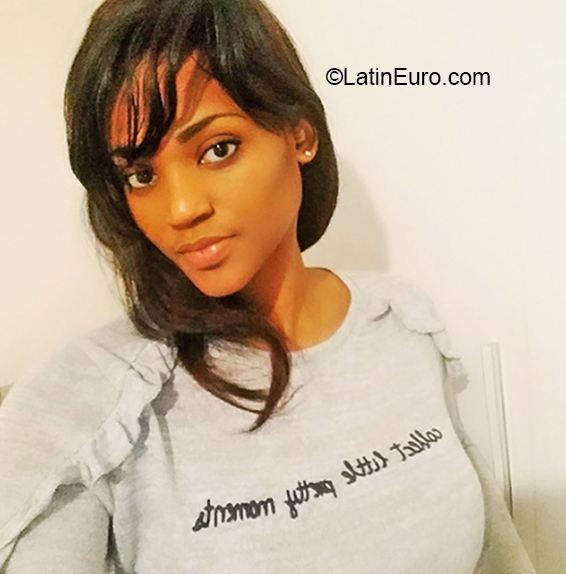 Date this sensual Italy girl Miky from Mondovi IT354