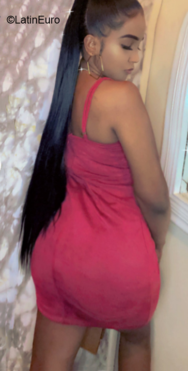 Date this foxy Dominican Republic girl Wilmerys from Santo Domingo DO40162