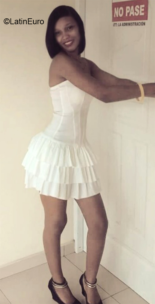 Date this passionate Dominican Republic girl Candy from Puerto Plata DO40163