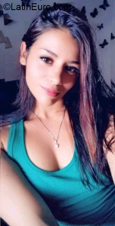 Date this good-looking Costa Rica girl Andrea from San Jose CR481