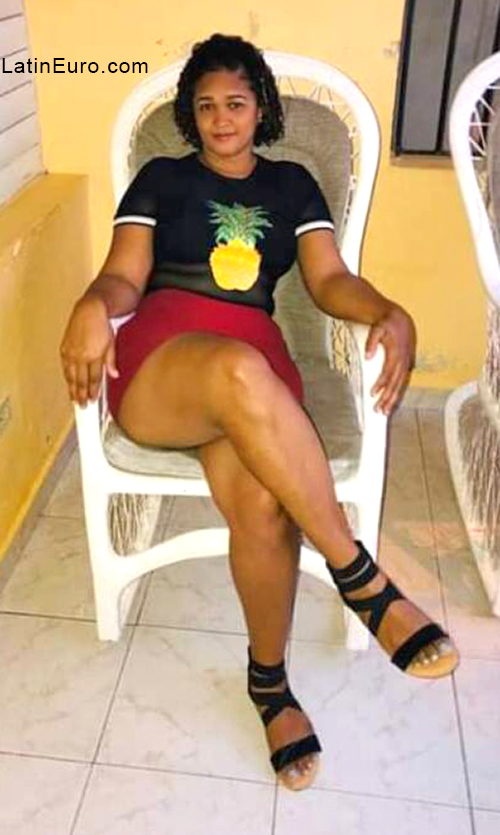 Date this tall Dominican Republic girl Maria from Santo Domingo DO40177