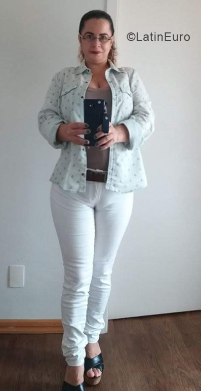 Date this young Brazil girl SHEILA from Rio de Janeiro BR11437