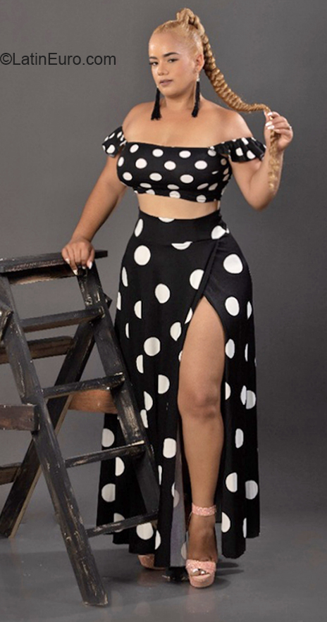 Date this stunning Dominican Republic girl Massiel from Nagua DO40228