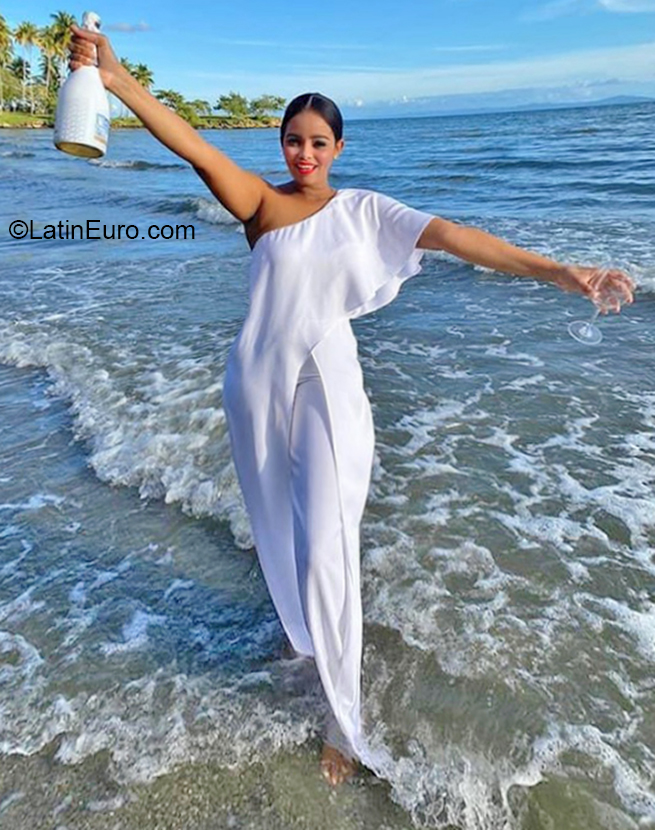 Date this young Dominican Republic girl Marian from Samana DO40232