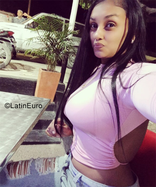 Date this nice looking Colombia girl Charon from Barranquilla CO30933