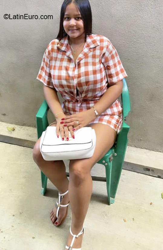 Date this hot United States girl Lisbet from New York US21462